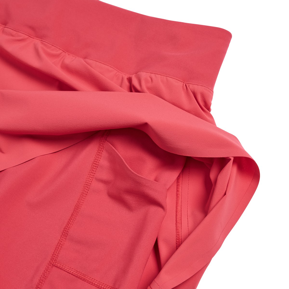 사이드 포켓 디테일