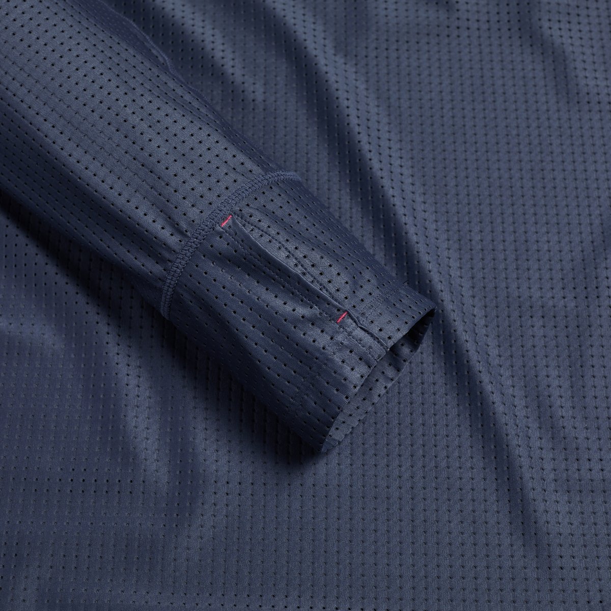 핑거 홀 디테일